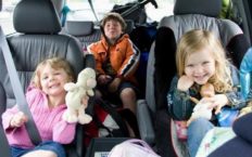 Перевозка детей в автомобиле