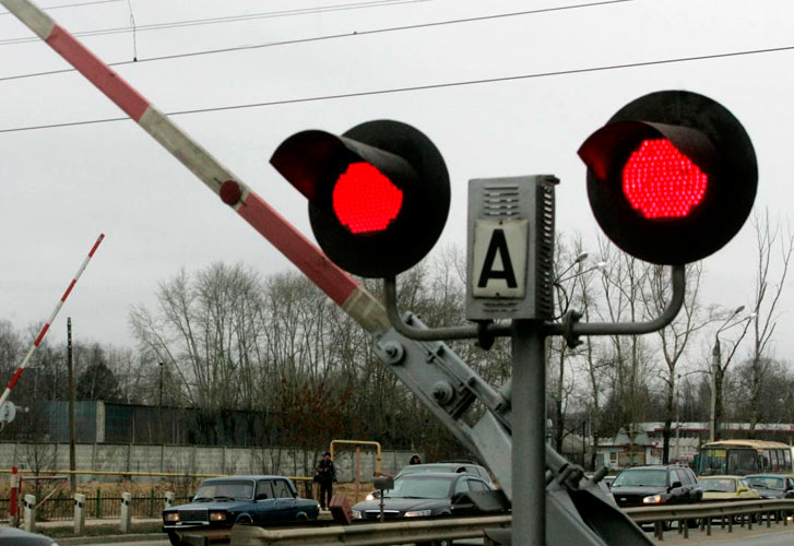 Красный сигнал на ж/д путях